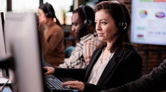 Customer Support Vs Customer Service: What Is the Difference